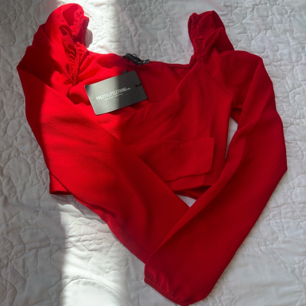 NWT Pretty Little Thing crisscross crop